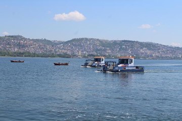 EYLEM PLANIYLA İZMİT KÖRFEZİ'NDE MÜSİLAJLA MÜCADELE HAREKETLENDİ