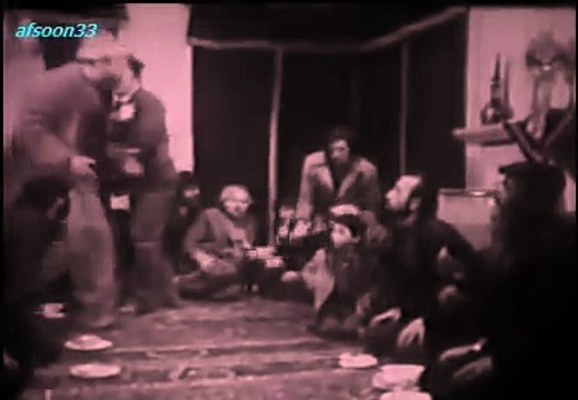 Madar joonam ashegh shode Part1 - فیلم مادر جونم عاشق شده 1355