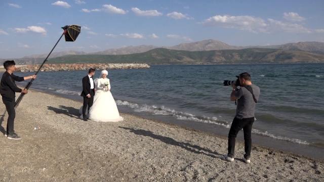 Son dakika... NASA'nın gözdesi Van Gölü gelin ve damatların uğrak yeri oldu