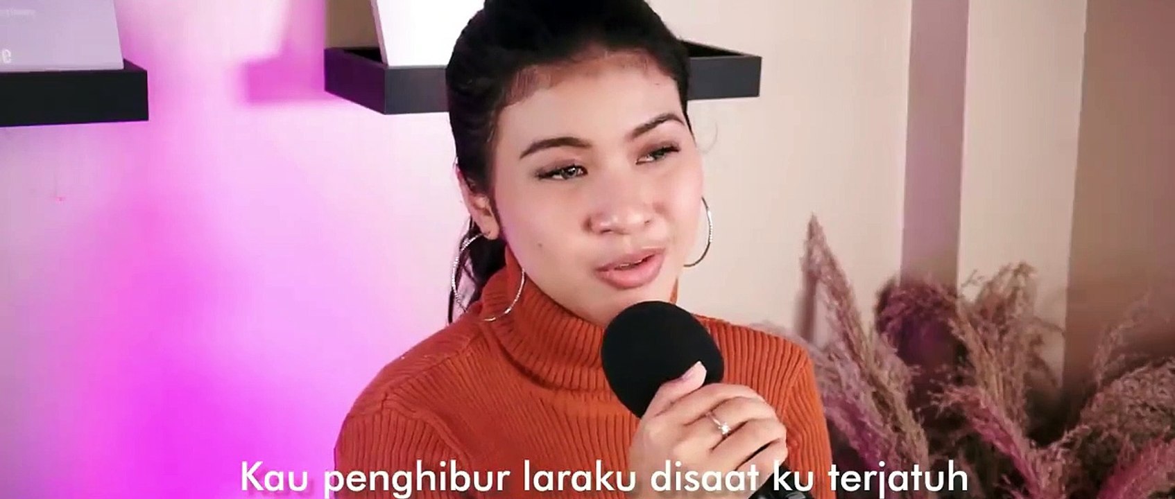 TETAP DISINI - TRI SUAKA  Cover by Nabila Maharani
