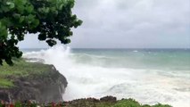 Tempestade tropical faz três mortos e deixa centenas desalojados