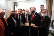 Son dakika: KKTC Cumhurbaşkanı Tatar, Nihat İlhan'ın evini ziyaret etti