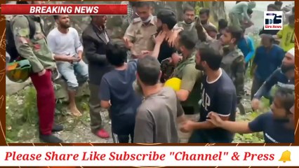 पीएस तंगमर्ग के एएसआई शकील ने स्थानीय लोगों की मदद से 17 वर्षीय युवक को द्रांग जलप्रपात की धाराओं से बचाया।