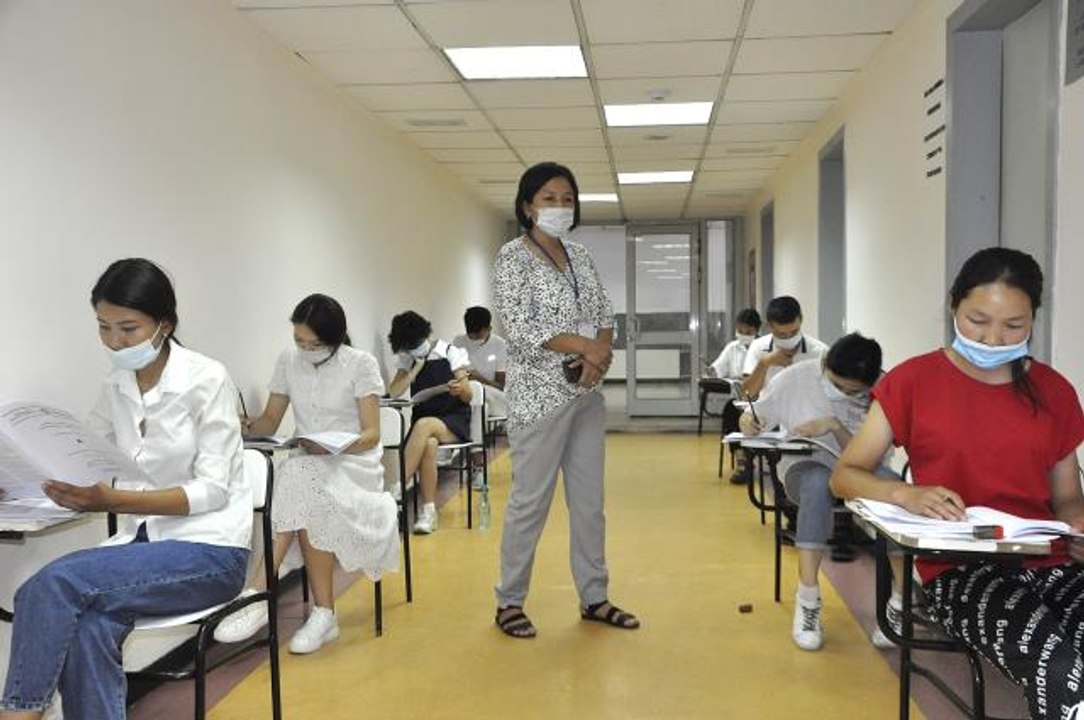 Kırgızistan-Türkiye Manas Üniversitesine giriş sınavı düzenlendi