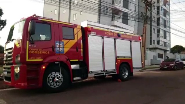Duas pessoas ficam presas em elevador de prédio e Corpo de Bombeiro é mobilizado