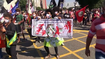 Βραζιλία: Φουντώνει η λαϊκή οργή κατά του Ζαΐρ Μπολσονάρου