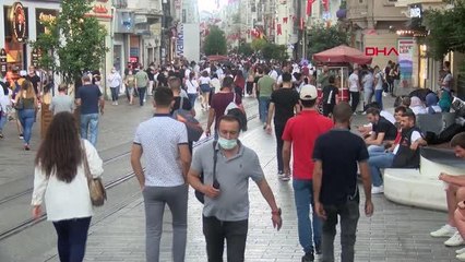 KISITLAMASIZ İLK PAZAR GÜNÜ TAKSİM'E KOŞTULAR