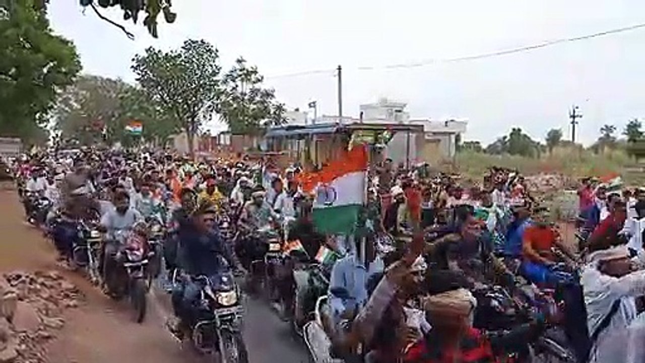 शहादत को नमन करने पहुचे हजारों लोग...