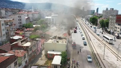 Son dakika haberleri... Bursa'da çıkan yangında 3 ev kullanılamaz hale geldi