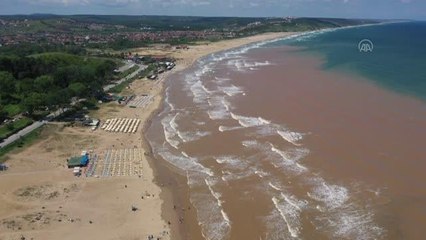 (DRONE) Sağanağın ardından Şile'de denizin rengi değişti
