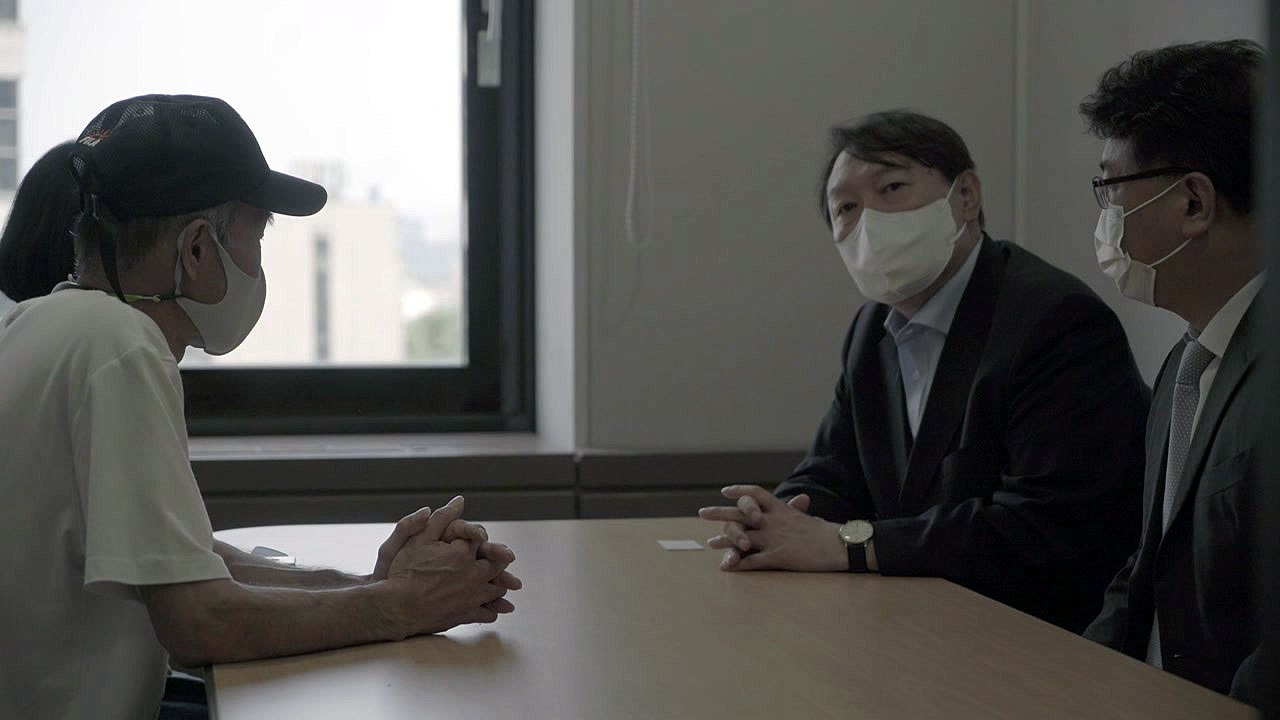 윤석열, '서해 피살' 공무원 유가족 면담..."위기 국민 외면, 정부 자격 없어"...