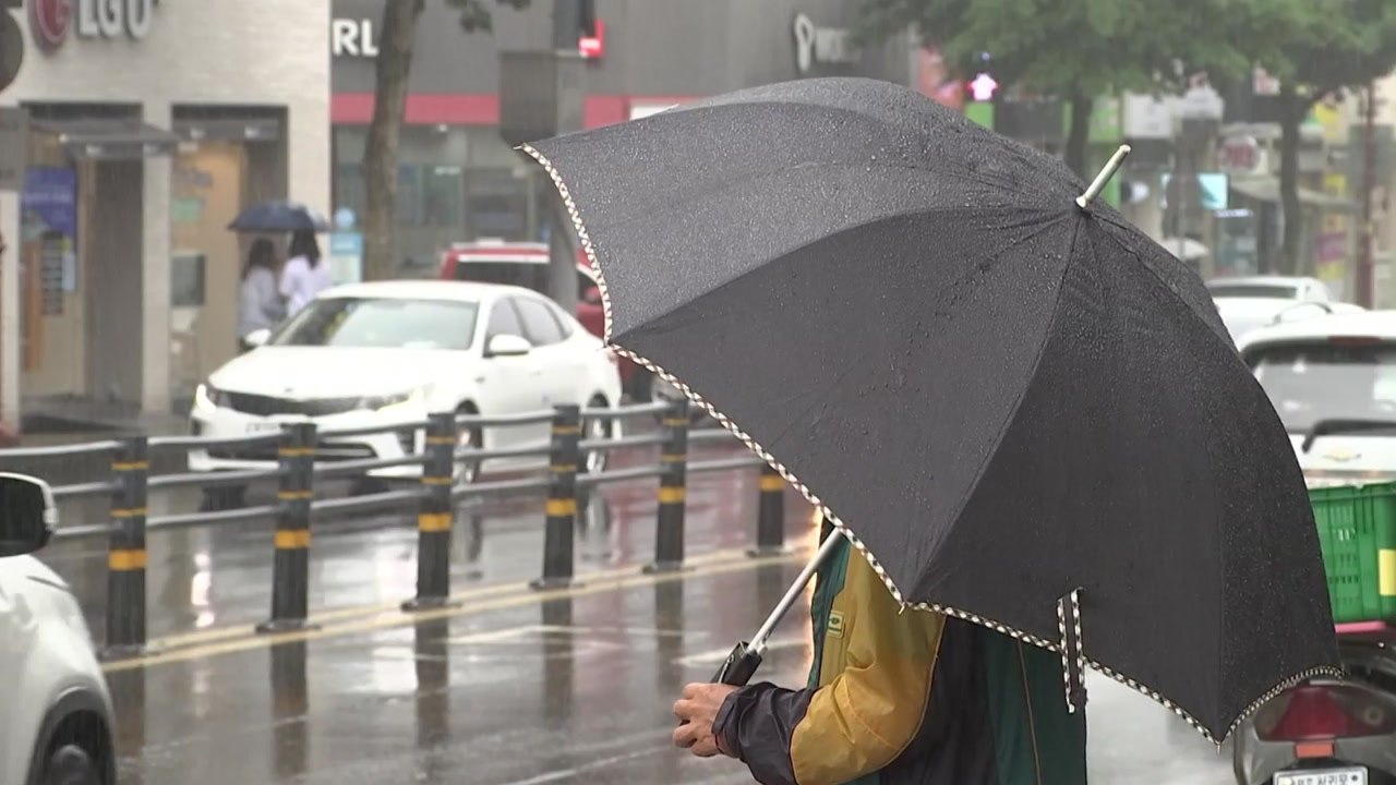 [날씨] 충청 이남 장맛비...남해안 200mm↑ 호우 / YTN