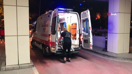 Kendisini bıçaklayan şahıslardan kurtulmak için tren hattına girdi