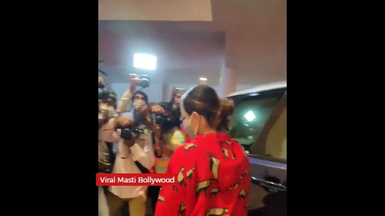 Malaika Arora, Karisma Kapoor, Kareena Kapoor and Amrita Arora Spotted at Manish Malhotra House Part