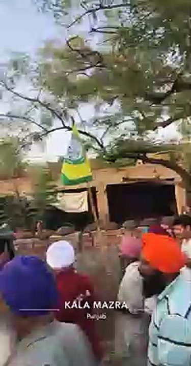 ਲਓ ਜੀ ਅੱਜ ਫੇਰ ਮੰਤਰੀ ਧਰਮਸੋਤ ਨੂੰ ਨਾਭਾ ਹਲਕੇ ਦੇ ਪਿੰਡ ਕੱਲੇਮਾਜਰਾ ਚ ਕਿਸਨਾ ਨੇ ਪਾਇਆ ਘੇਰਾ। ਮੰਤਰੀ ਸਾਹਿਬ! ਇਹ ਜਨਤਾ ਨਾਲ ਕੀਤੇ ਵਾਅਦਿਆ ਨੂੰ ਭੁੱਲ ਜਾਣ ਦਾ ਨਤੀਜਾ ਹੈ। sada pind