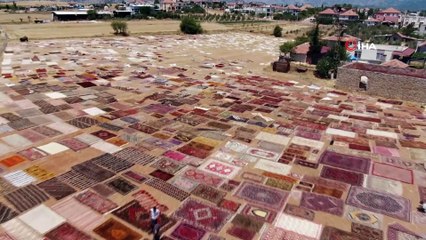 Скачать видео: Antalya’da buğday tarlalarında ‘halı mevsimi’ başladı