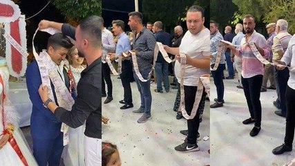 Arkadaşlarına düğününde bin tane 5 lira taktılar