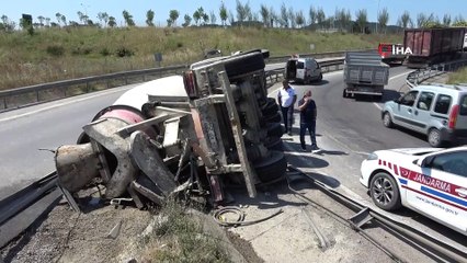 Tuzla’da beton mikseri yola devrildi: 1 yaralı