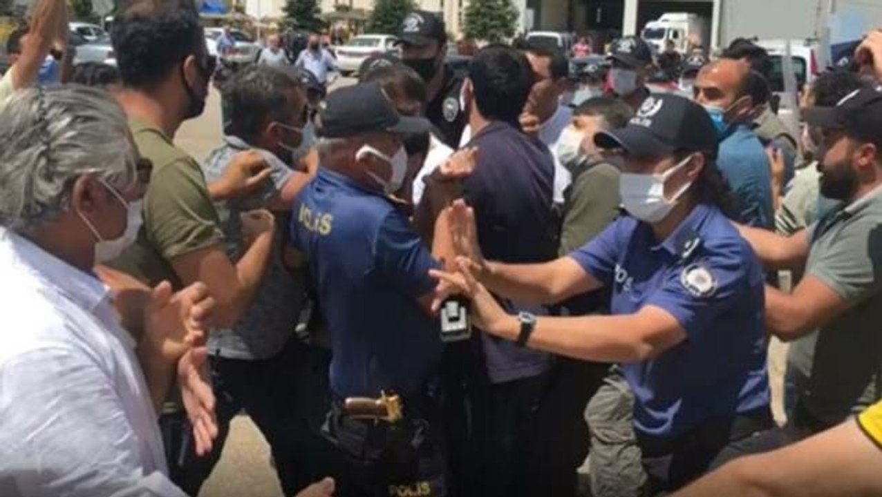 Sincan Cezaevi önünde "Adalet Nöbeti" gerginliği! HDP'li Ömer Faruk Gergerlioğlu'nun oğlu da gözaltına alınanlar arasında