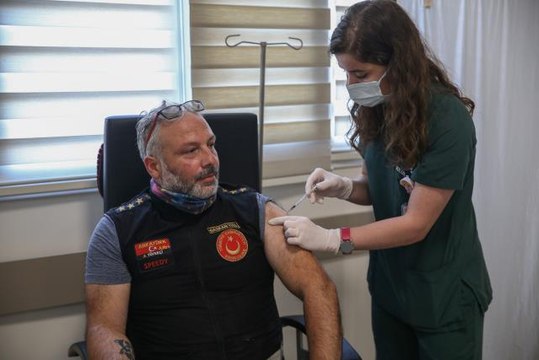 VLP temelli yerli Kovid-19 aşısı, Faz-2 aşamasında İstanbul'daki gönüllülere uygulanmaya başlandı