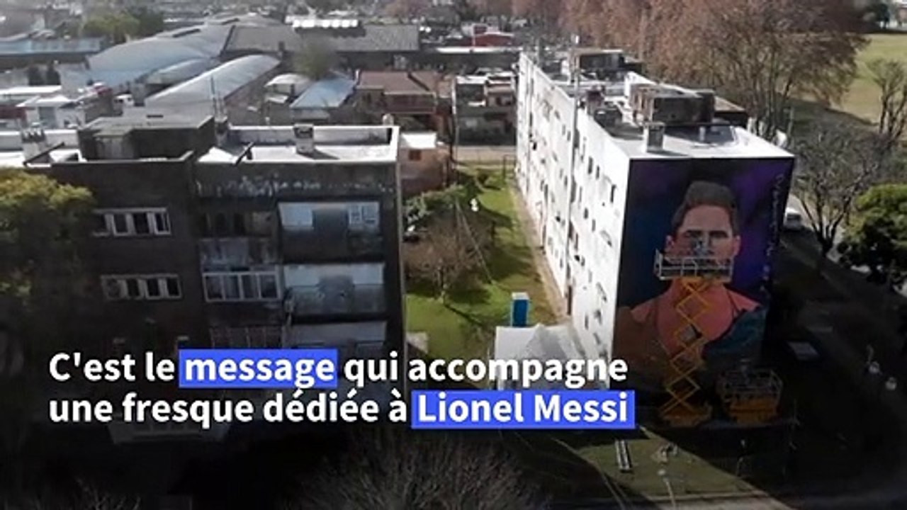 Argentine: une fresque géante célèbre Messi dans sa ville natale