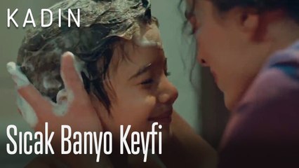 Sıcak banyo keyfi - Kadın