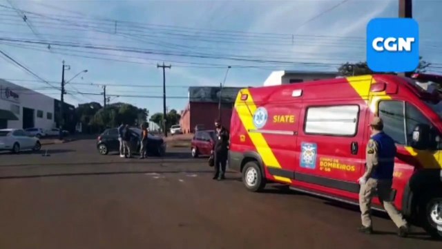 Dois carros se envolvem em colisão na Avenida Rocha Pombo, no Bairro São Cristóvão