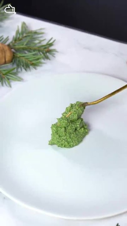 529306 - Crème de cresson et Ficelles aux olives vertes et noires de Kambly