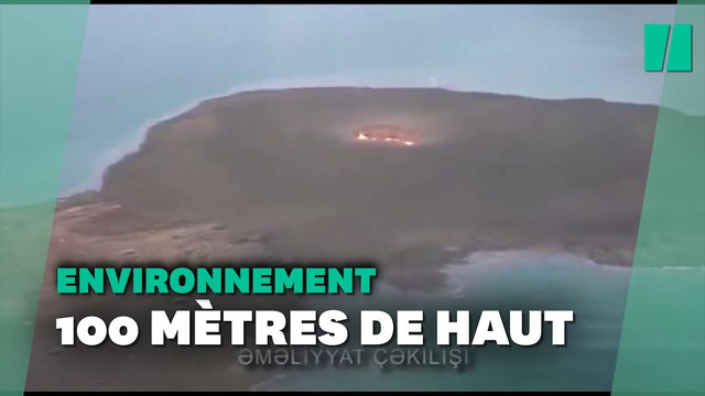 Les images impressionnantes de l'éruption d'un volcan de boue en mer Caspienne