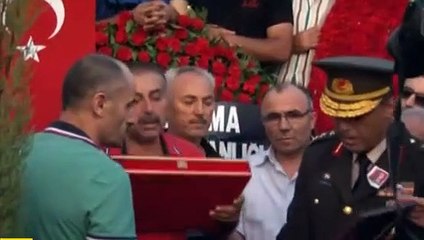 'Siz de dik durun komutanım'