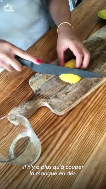 Poke Bowl coloré au saumon et petits légumes croquants