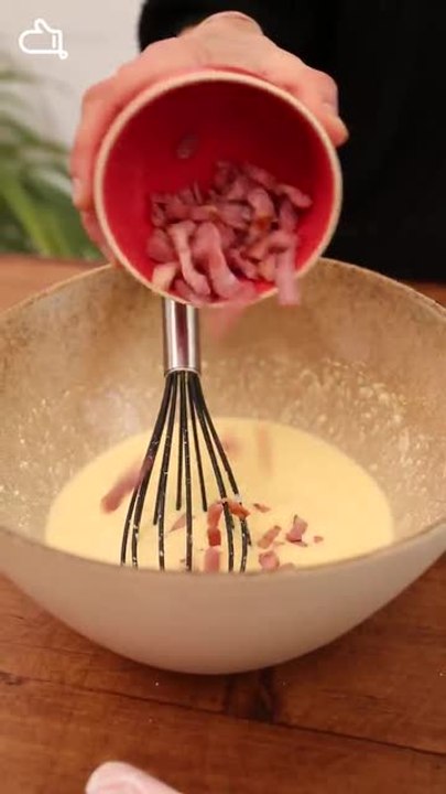 Sauce Carbonara vertical