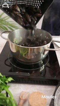 Moules marinières persillées vertical