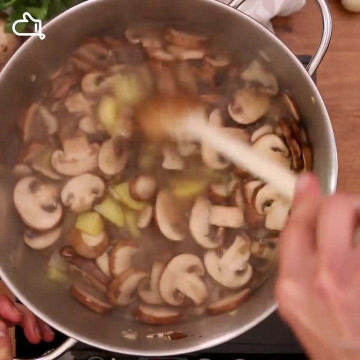 Soupe de champignons simple