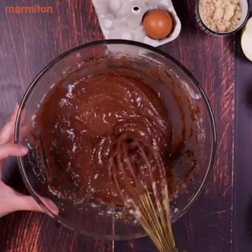 C'est l'heure du goûter ! Que diriez-vous de réaliser ce délicieux crumble cake La recette par ici bit.ly/2J3mXPa