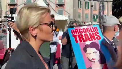 Download Video: Ddl Zan, Francesca Pascale al Gay Pride a Napoli: 