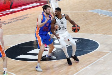 SIGNINGS: Bursaspor adds size with Hayes