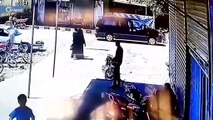 لحظة انفجار دراجة نارية في مدينة الشدادي جنوب الحسكة أثناء اجتماع لقياديين في ميليشيا قسد