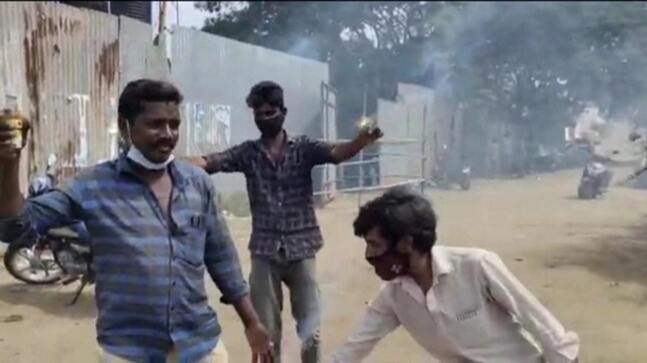 Tamil Nadu: People burst crackers to celebrate reopening of liquor shops in Coimbatore after 2 months