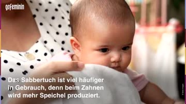 Anzeichen, die verraten, dass Babys erster Zahn kommt