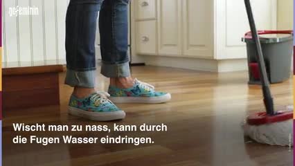 Laminat reinigen: Fehler, die teuer werden können