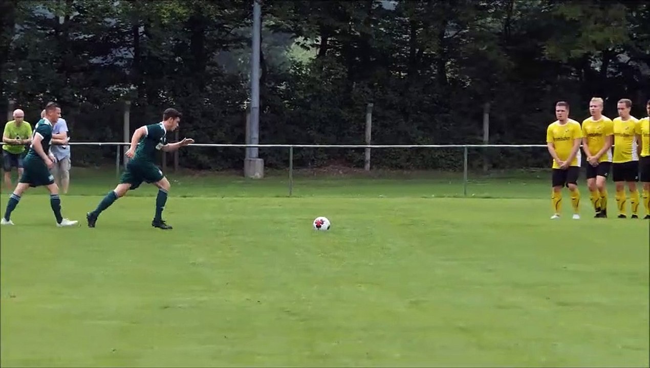 Das 1:0 für den FC Grone beim RSV Göttingen 05 durch Luis-Peter Borgardt