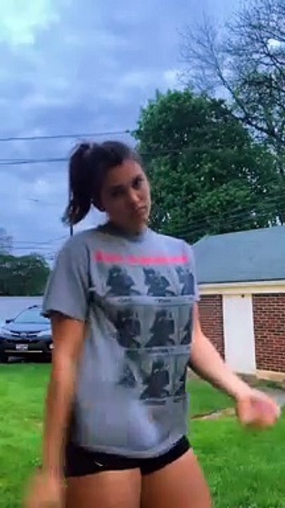 dance tiktok girl