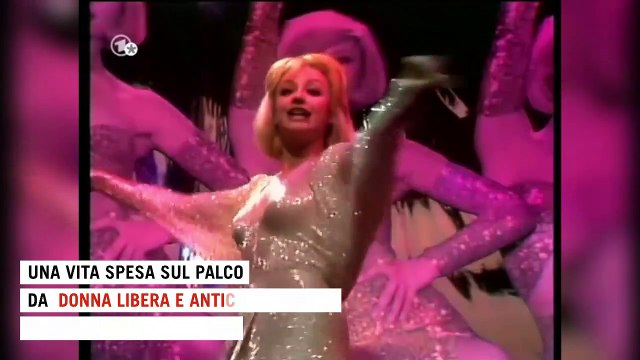 Addio, Raffaella: icona di stile, anticonformista e rivoluzionaria della televisione italiana