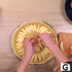 Download Video: Torta di mele con pasta frolla