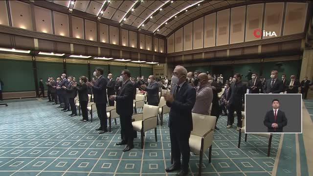 Cumhurbaşkanı Erdoğan: Emeklilerin Temmuz ayı emekli aylıklarıyla bayram ikramiyelerini Kurban Bayramı öncesinde ödeyeceğiz