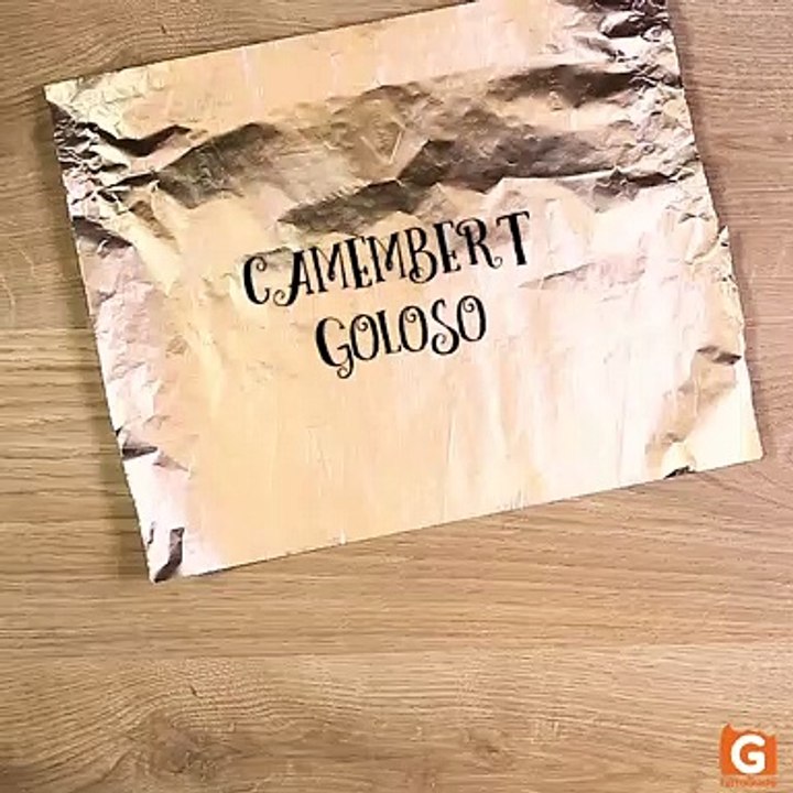 Camembert al forno: la ricetta golosa con miele e frutta secca!