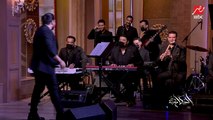 مصطفى حجاج وأداء رائع لأغنية ما بحنلهاش في ستديو الحكاية