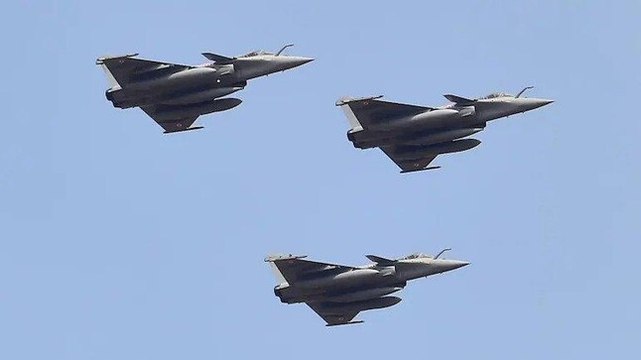 Rafale deal row: Congress seeks JCP probe into deal