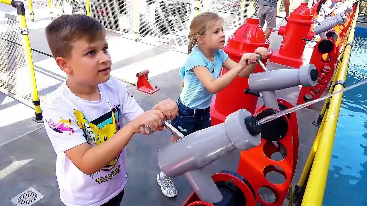 Diana and Roma have fun and play different games on the weekend - family vlog